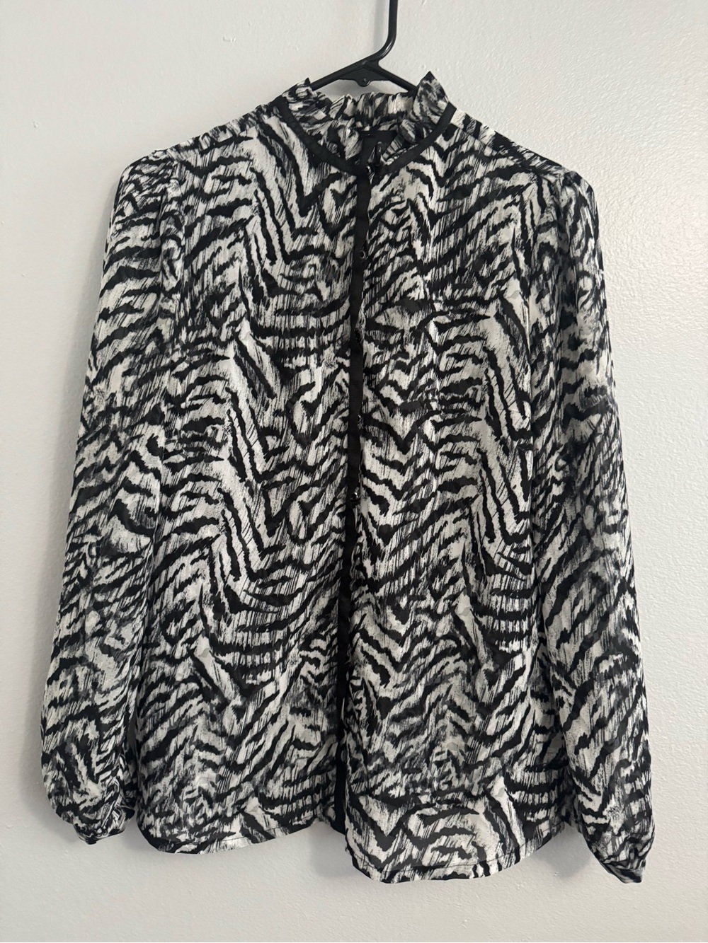 Kardashian Kollection Women’s Size Small Black White Tiger Semi-Sheer Blouse